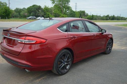 Red 2018 Ford Fusion SE