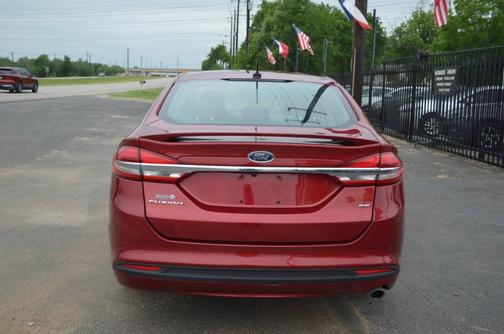 Red 2018 Ford Fusion SE
