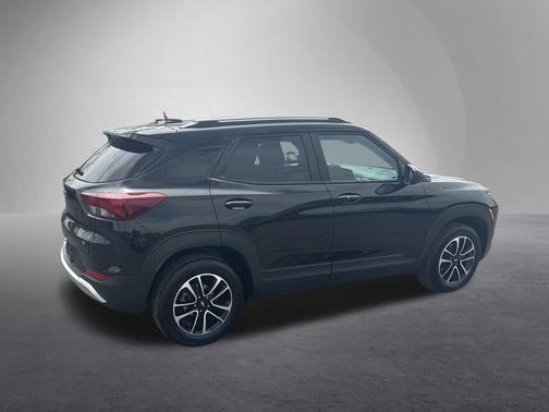 Mosaic Black Metallic 2025 Chevrolet Trailblazer LT