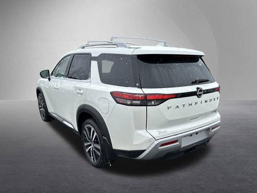 2024 Nissan Pathfinder Platinum 4WD