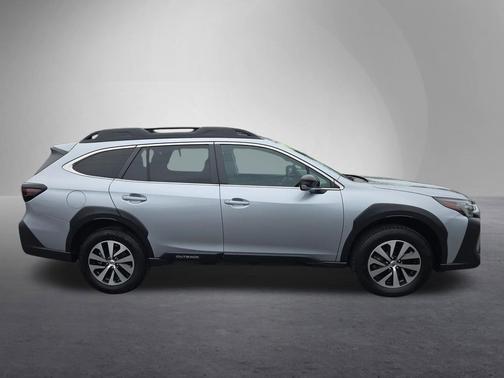 Ice Silver Metallic 2024 Subaru Outback Premium