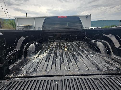 Diamond Black Crystal Pearlcoat 2019 RAM 3500 Big Horn Crew Cab 4x4 8' Box