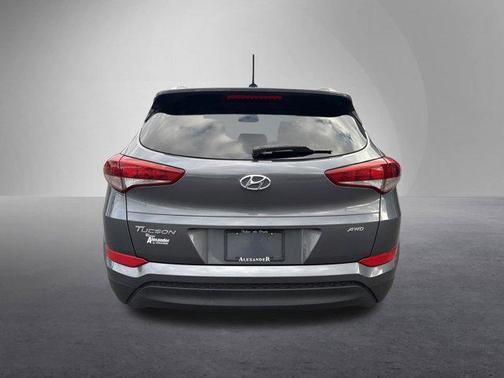 2016 Hyundai TUCSON SE
