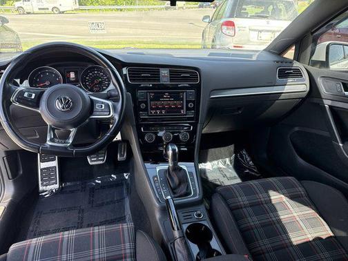 2018 Volkswagen Golf GTI 2.0T S 4-Door