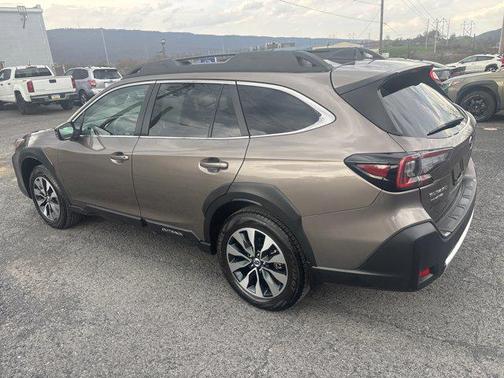 Brilliant Bronze Metallic 2024 Subaru Outback Limited