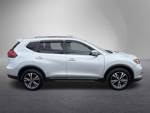 Brilliant Silver 2017 Nissan Rogue SL