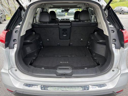Brilliant Silver 2017 Nissan Rogue SL