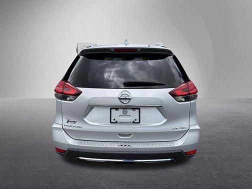 Brilliant Silver 2017 Nissan Rogue SL