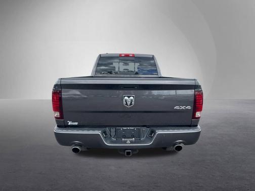 Granite Crystal Metallic Clearcoat 2017 RAM 1500 Sport