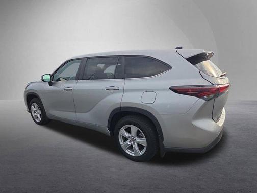 Celestial Silver Metallic 2024 Toyota Highlander LE