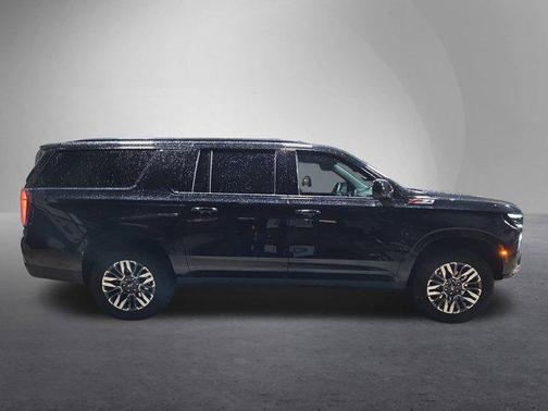 2025 Chevrolet Suburban 4WD Z71