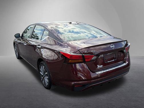 Garnet Pearl Metallic 2023 Nissan Altima 2.5 SV