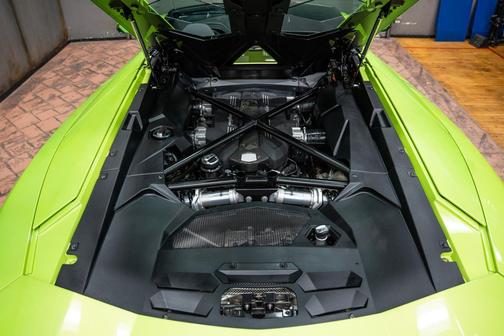 2014 Lamborghini Aventador LP 700-4