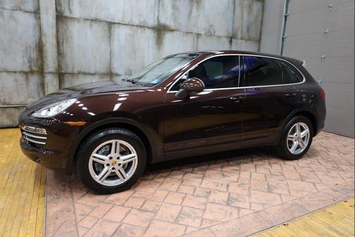 2014 Porsche Cayenne Platinum Edition