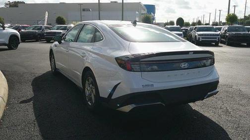 2025 Hyundai SONATA SE