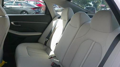 2025 Hyundai SONATA SE