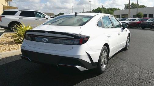 2025 Hyundai SONATA SE