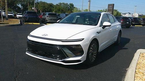 2025 Hyundai SONATA Hybrid Limited