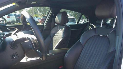 2022 Genesis G70 2.0T RWD