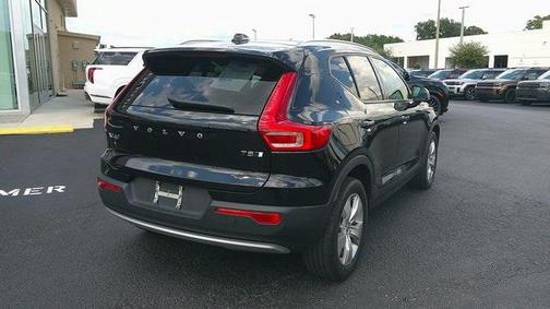 2021 Volvo XC40 T5 Momentum