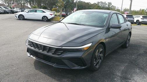 2025 Hyundai ELANTRA SEL