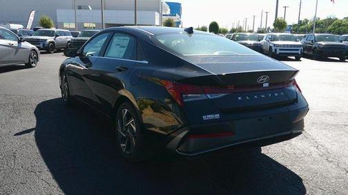 2025 Hyundai ELANTRA SEL