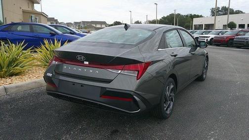 2025 Hyundai ELANTRA SEL