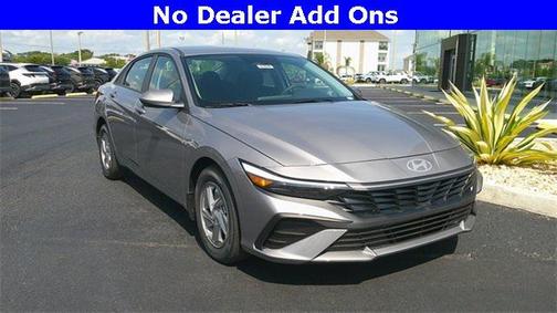 2025 Hyundai ELANTRA SE