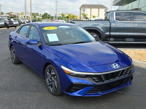 2024 Hyundai ELANTRA SEL