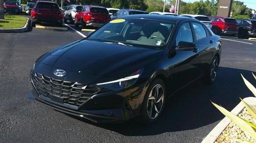 2023 Hyundai ELANTRA SEL