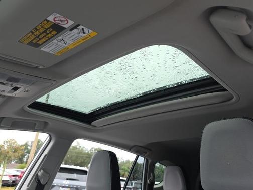 2017 Toyota RAV4 Hybrid XLE