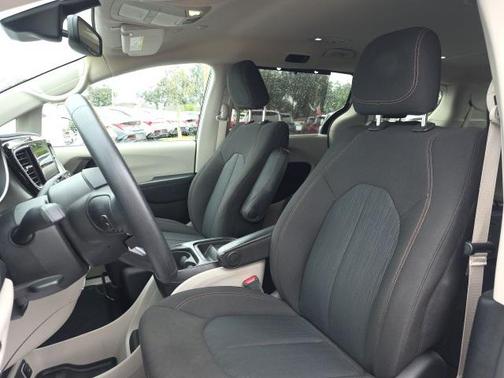 2020 Chrysler Pacifica Touring