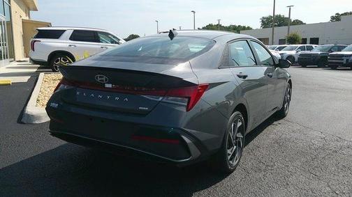 2025 Hyundai ELANTRA Sport