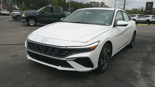 2025 Hyundai ELANTRA SEL