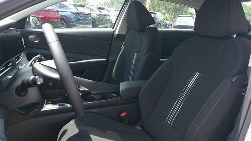 2025 Hyundai ELANTRA SEL