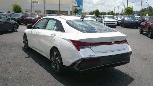 2025 Hyundai ELANTRA SEL