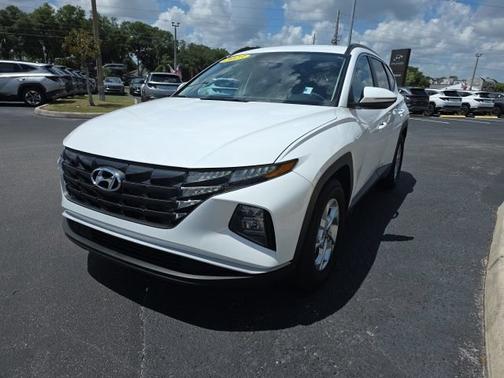 White 2023 Hyundai TUCSON SEL