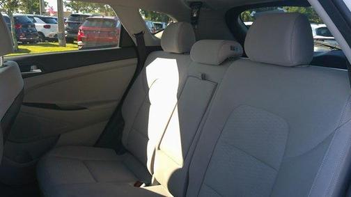 2021 Hyundai TUCSON SE