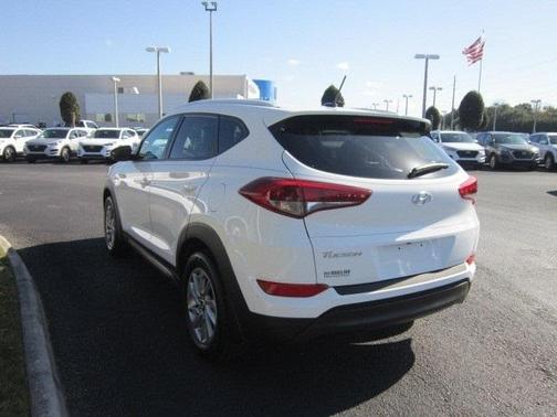 2016 Hyundai TUCSON SE
