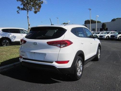 2016 Hyundai TUCSON SE