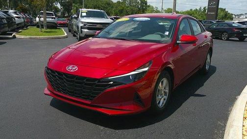 2022 Hyundai ELANTRA SE
