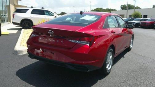 2022 Hyundai ELANTRA SE