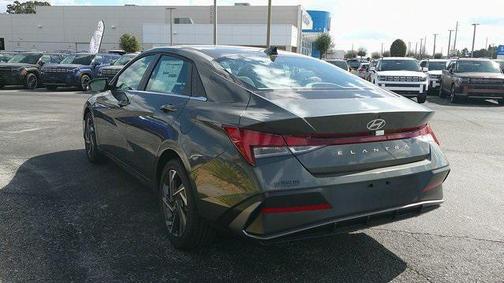 2025 Hyundai ELANTRA SEL