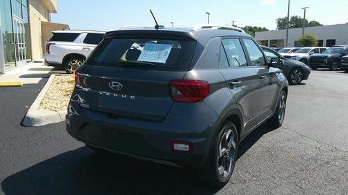 2023 Hyundai VENUE SEL