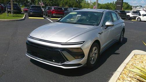 2025 Hyundai SONATA SE