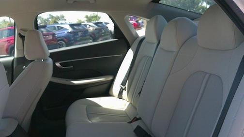 2025 Hyundai SONATA SE