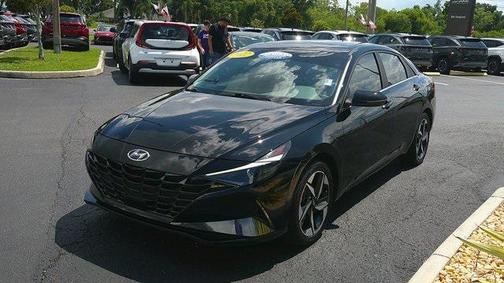 2022 Hyundai ELANTRA SEL