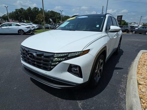 White 2024 Hyundai TUCSON Limited