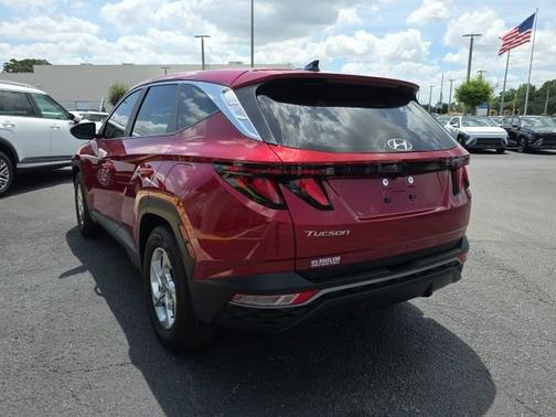 Red 2024 Hyundai TUCSON SE