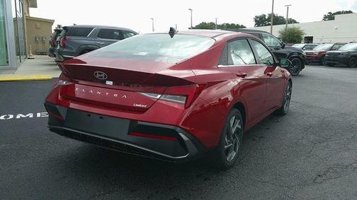 2025 Hyundai ELANTRA Limited